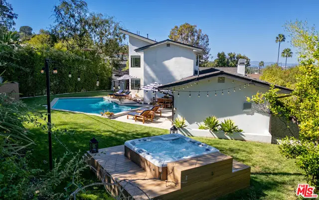 3658 Willowcrest Avenue, Studio City, CA 91604 - #2