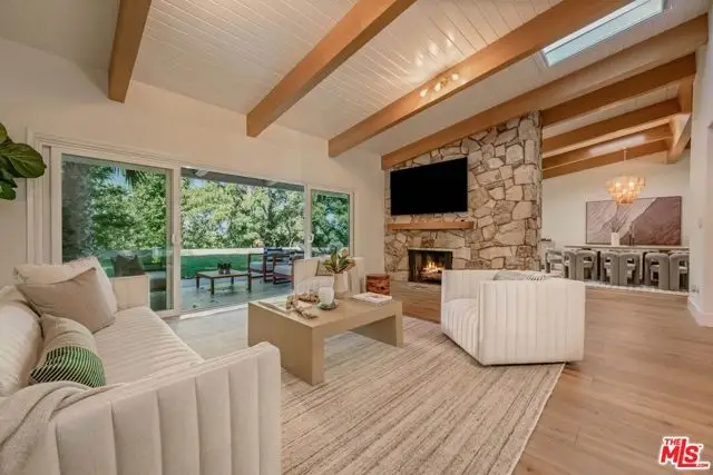 5618 Wilhelmina Avenue, Woodland Hills, CA 91367 - #1