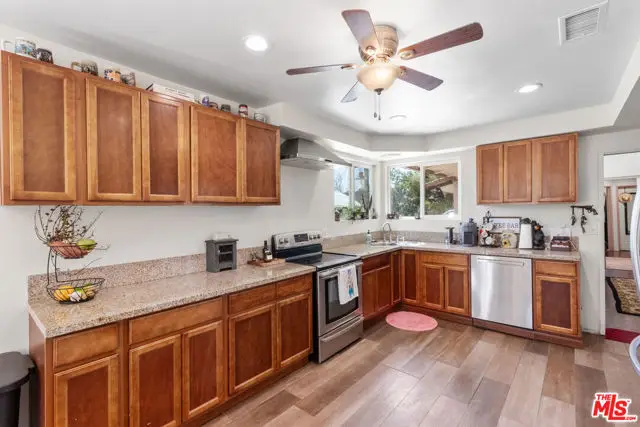 30325 N Brandywine Canyon Road, Canyon Country, CA 91351 - #3