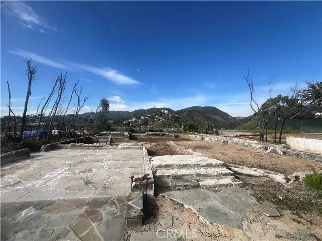 17053 Bollinger Drive, Pacific Palisades, CA 90272 - Image #2