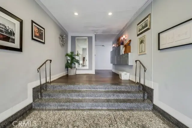 425 S Kenmore Avenue Avenue #306, Los Angeles, CA 90020 - Image #2