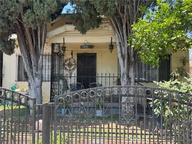 7223 Holmes Avenue, Los Angeles, CA 90001 - Image #2
