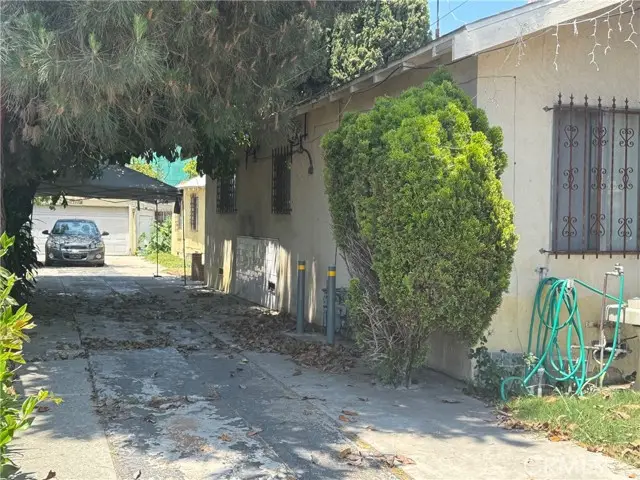 7223 Holmes Avenue, Los Angeles, CA 90001 - Image #3