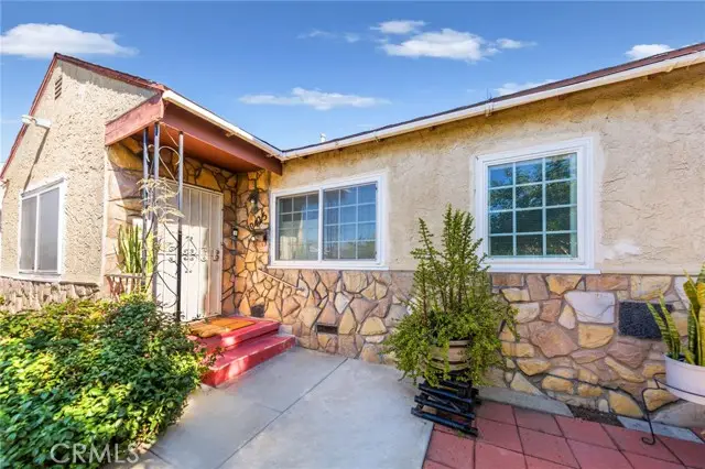 10425 Rainier Street, Sun Valley, CA 91352 - Image #2