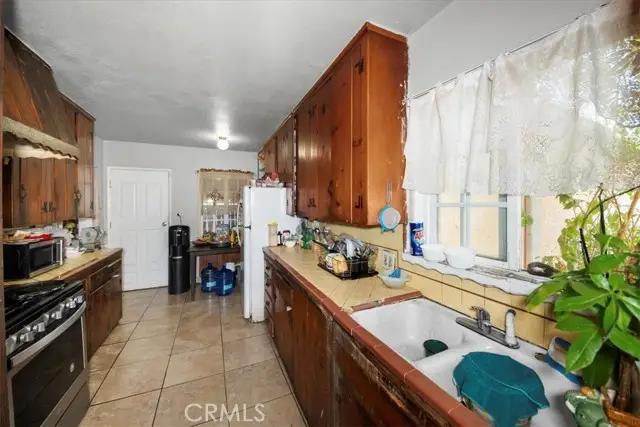11457 Oxnard, North Hollywood, CA 91606 - Image #2
