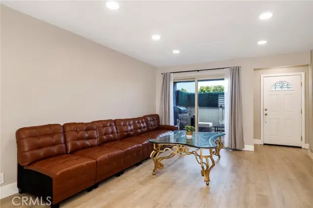 10159 De Soto Avenue #202, Chatsworth, CA 91311 - Image #2