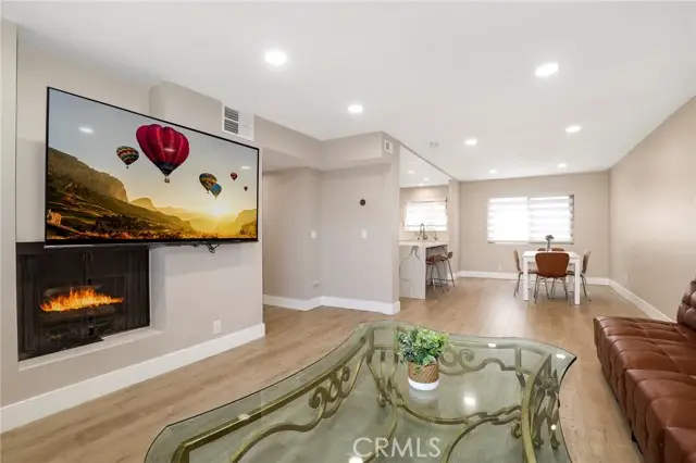 10159 De Soto Avenue #202, Chatsworth, CA 91311 - Image #3