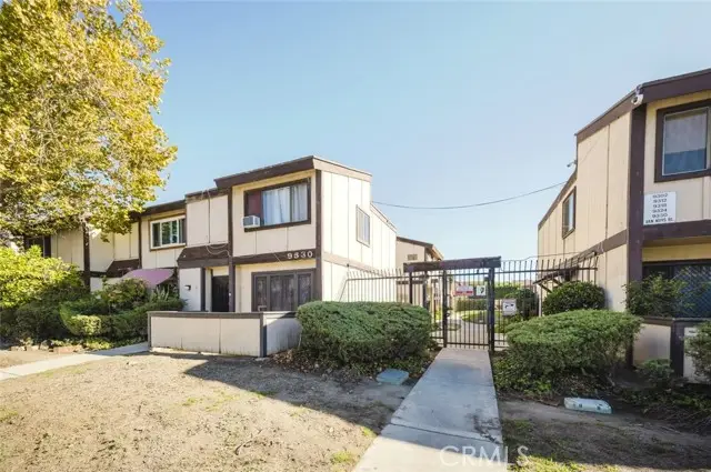 9318 Van Nuys Boulevard #26, San Fernando Valley, CA 91402 - Image #1