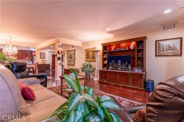 4533 Vista Del Monte Avenue #201, Sherman Oaks, CA 91403 - Image #3