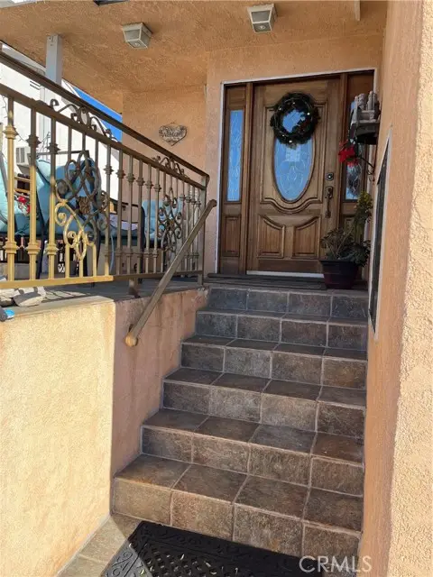 10714 Helendale, Tujunga, CA 91042 - #1