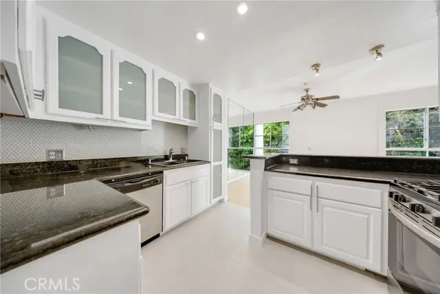 1401 S Bentley Avenue #203, Los Angeles, CA 90025 - #2