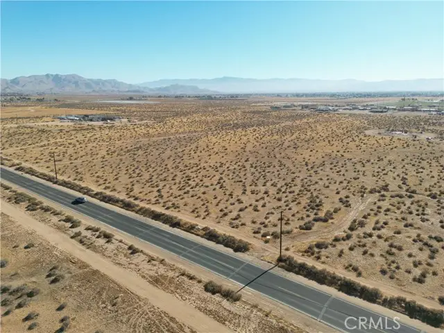 21025 Waalew Road, Apple Valley, CA 92307 - Image #3