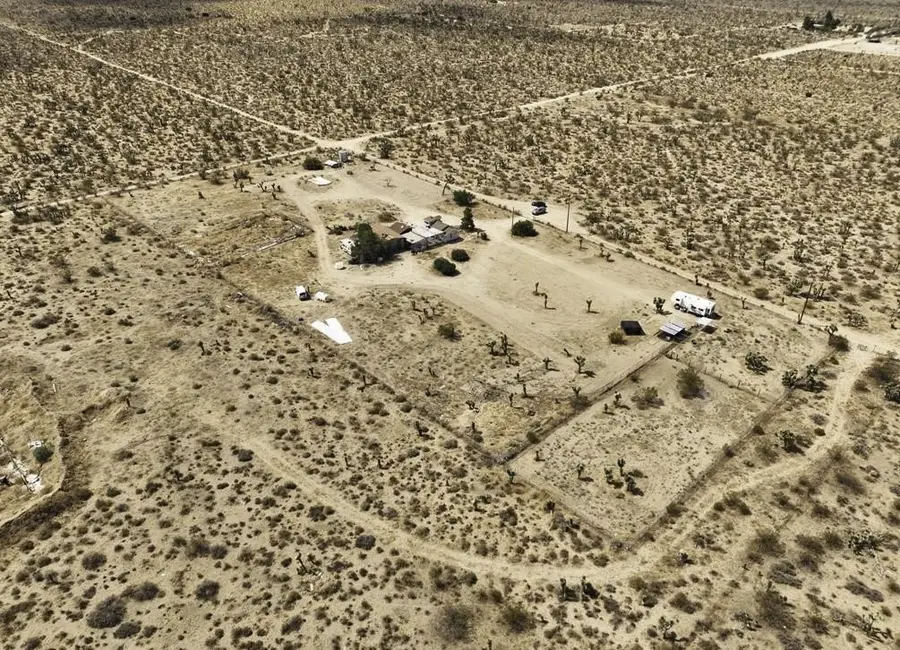 32800 224th Street, Llano, CA 93544 - Image #2