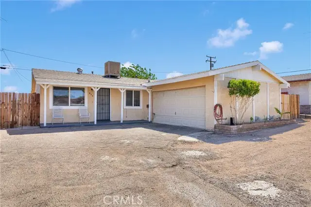 305 Beverly Avenue, Barstow, CA 92311 - Image #2