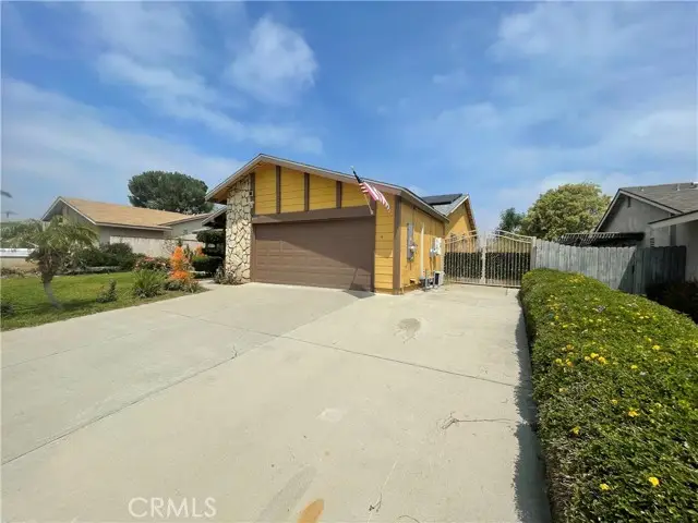 853 W Crestview Street, Corona, CA 92882 - #3