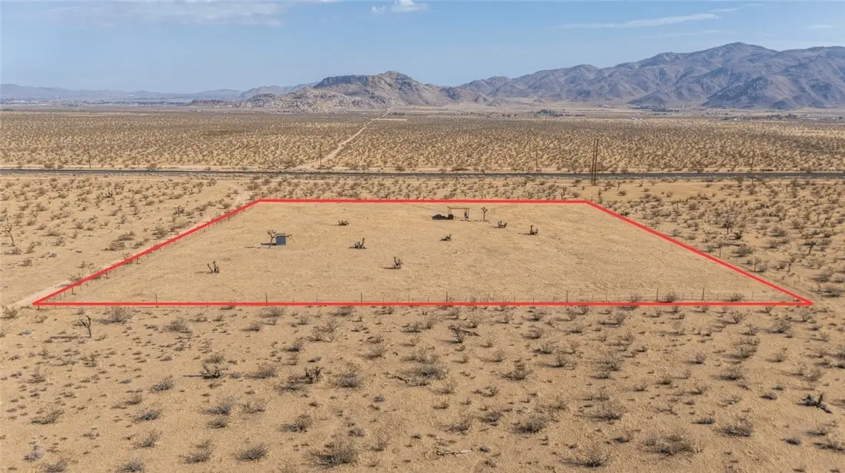 10425 Laguna Seca Drive, Apple Valley, CA 92308 - Image #1