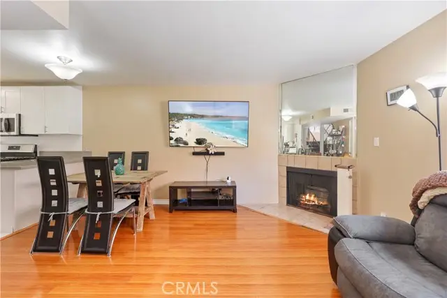 7319 Hazeltine Avenue #11, Van Nuys, CA 91405 - Image #2