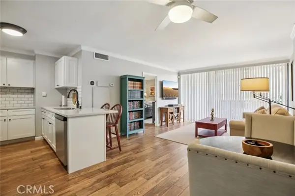 1750 E Ocean #102, Long Beach, CA 90802