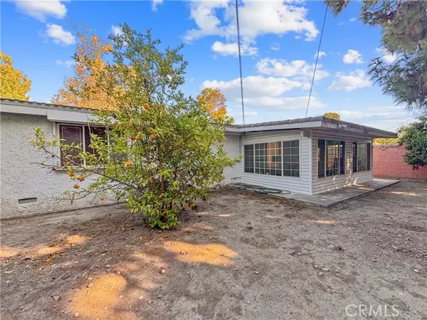 2432 Larchmont Avenue, Santa Ana, CA 92706