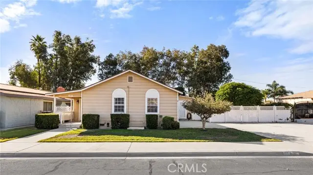 17075 Manzanita, Fontana, CA 92335 - Image #2