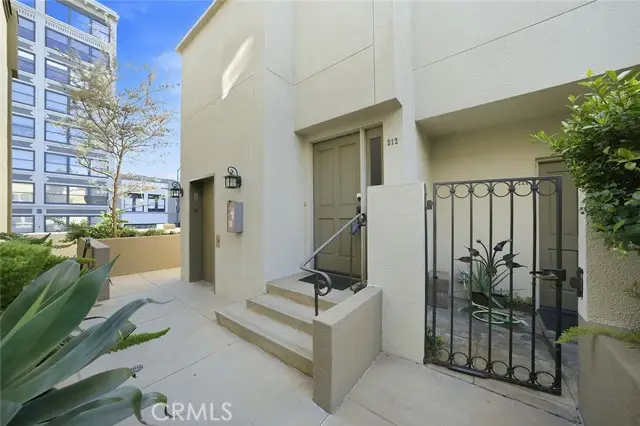 80 N Raymond Avenue #212, Pasadena, CA 91103 - Image #2