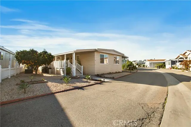 39 Pine Via Avenue, Anaheim, CA 92801 - #1