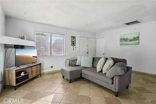 16362 Pine Street, Hesperia, CA 92345 - Image #1