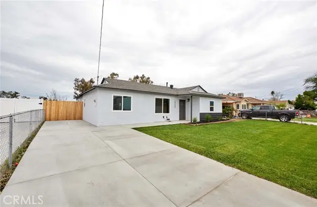 18239 Orange, Fontana, CA 92335 - Image #2