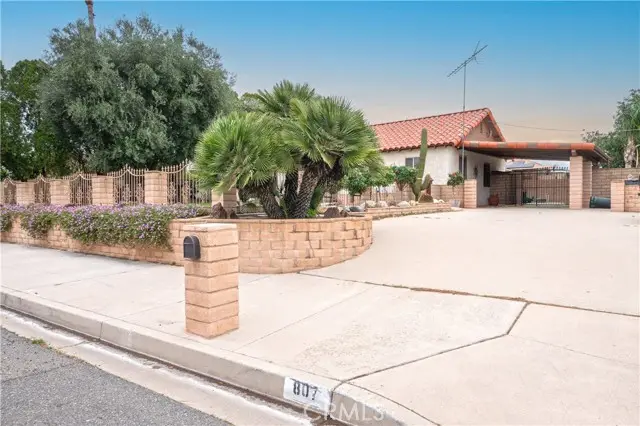 807 S Acacia, Rialto, CA 92376 - Image #2