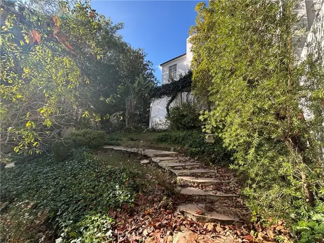 2329 N Edgemont, Los Angeles, CA 90027 - Image #2