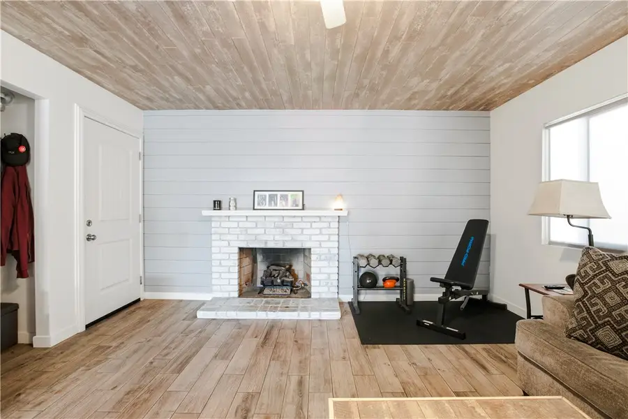 207 E Morningside Street, Long Beach, CA 90805 - Image #3