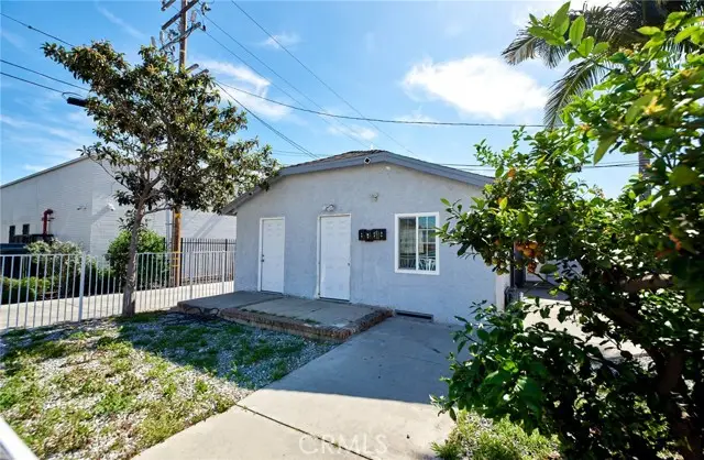 2514 Clarendon Avenue, Huntington Park, CA 90255 - #3