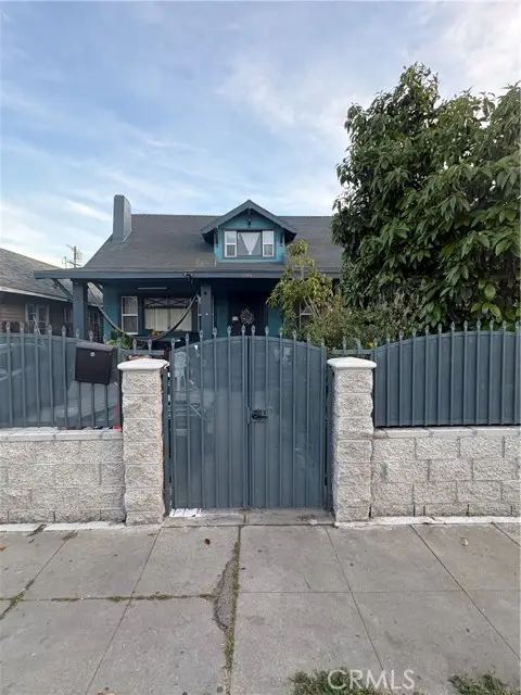 1046 W 49th, Los Angeles, CA 90037