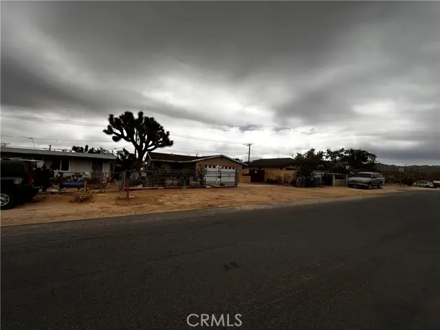 6317 Indio Avenue, Yucca Valley, CA 92284 - #2