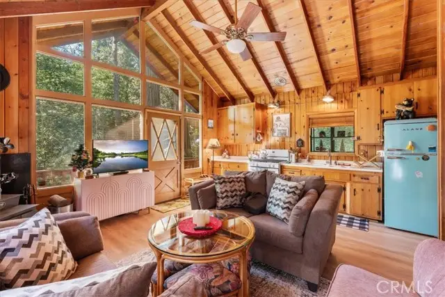 697 Mormon Springs, Crestline, CA 92325 - #1