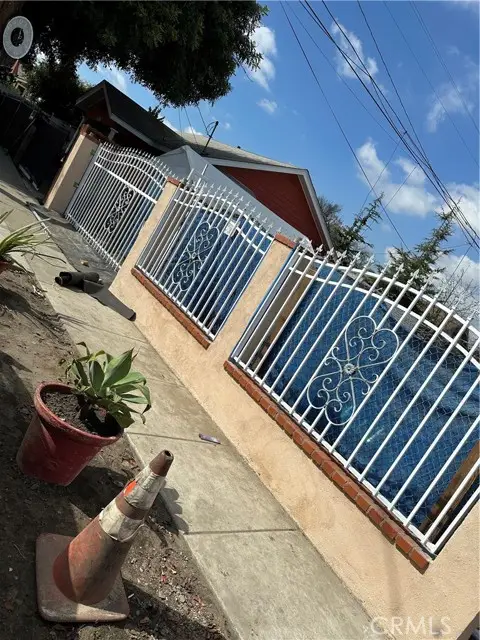 661 W 65th Street, Los Angeles, CA 90044