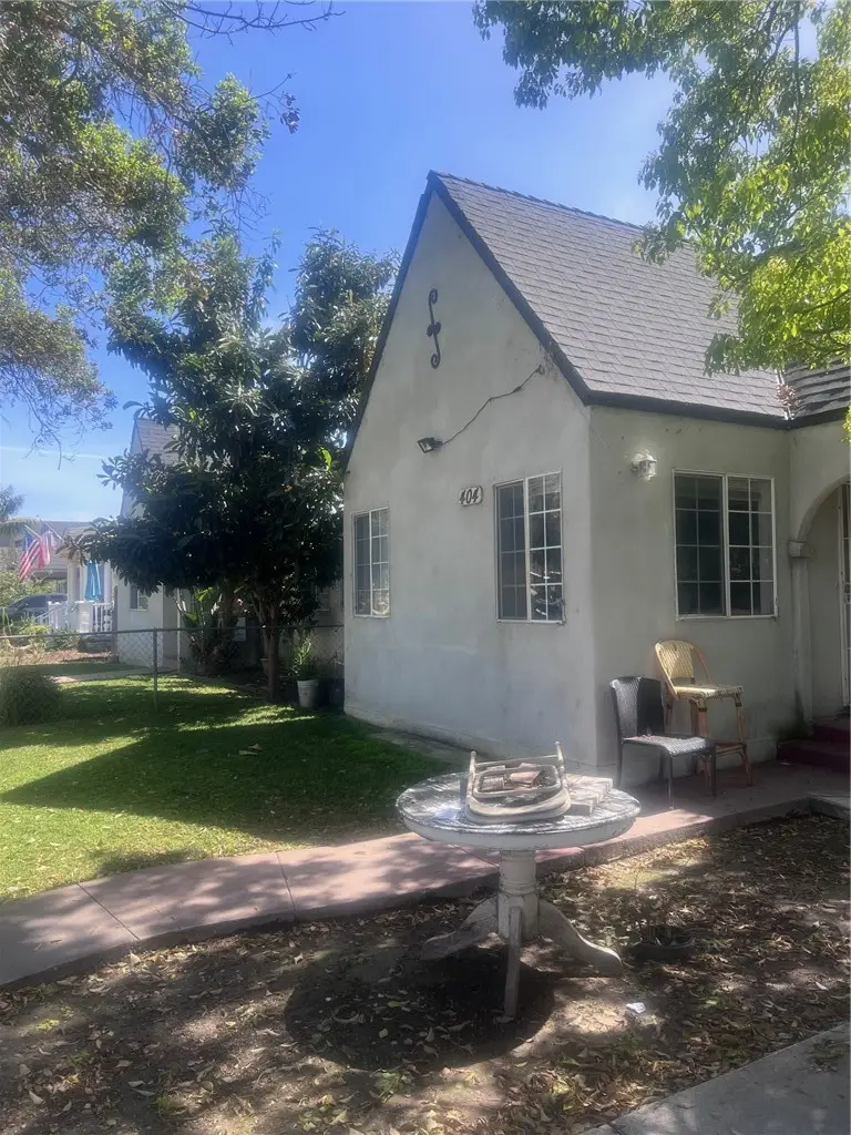 404 E Chestnut Avenue, Santa Ana, CA 92701 - Image #3