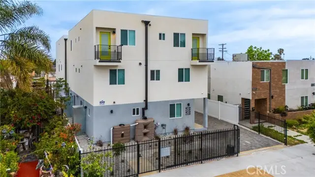 1643 W 82nd Street, Los Angeles, CA 90047 - Image #1