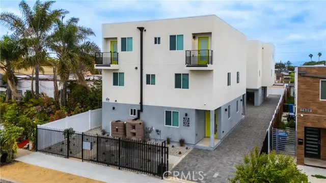 1643 W 82nd Street, Los Angeles, CA 90047 - Image #2