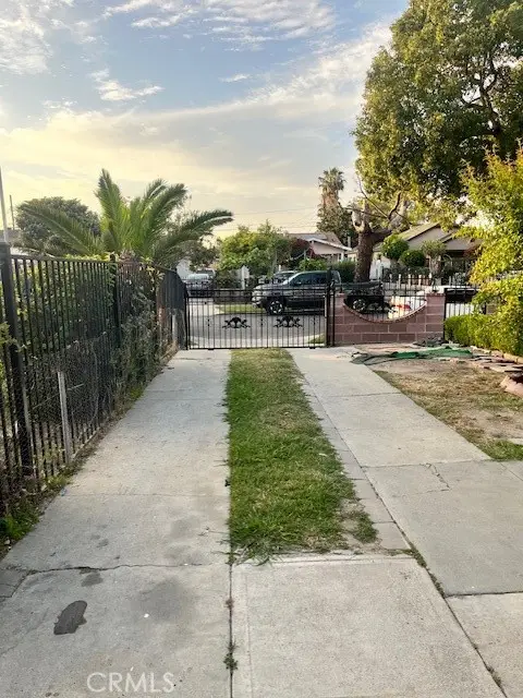 1418 W 70th Street, Los Angeles, CA 90047 - Image #2