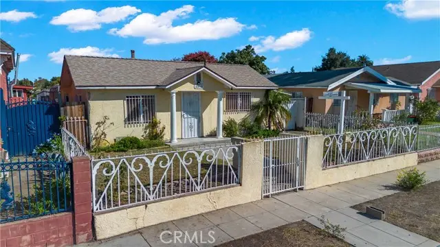 8810 Menlo Avenue, Los Angeles, CA 90044 - Image #3