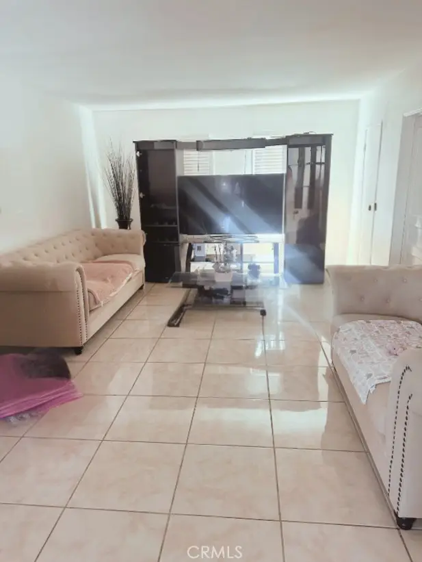 241 S Kern Avenue, Los Angeles, CA 90022 - Image #2