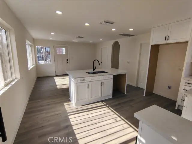 231 E Century Boulevard, Los Angeles, CA 90003 - Image #1