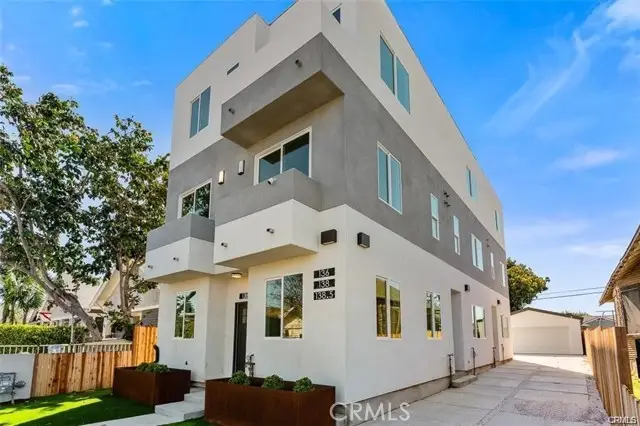 136 W 48th Street, Los Angeles, CA 90037 - Image #2