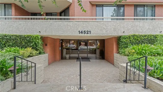 14521 Benefit St #102, Sherman Oaks, CA 91403 - Image #1
