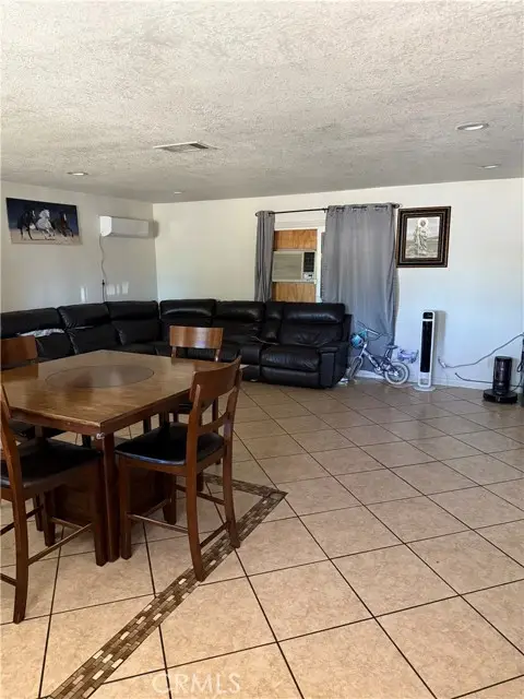 18140 Capri St, Hesperia, CA 92345 - Image #3