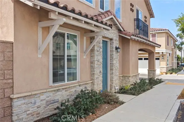15237 Horizon #4, Fontana, CA 92336 - Image #3