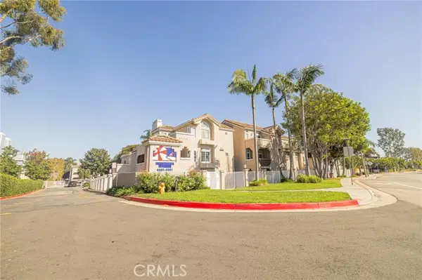 4561 Warner Ave #101, Huntington Beach, CA 92649
