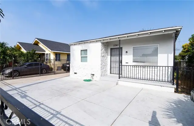 1241 W 89th St, Los Angeles, CA 90044 - Image #2