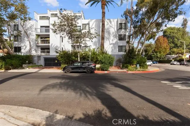7505 Hampton Avenue #4, West Hollywood, CA 90046 - Image #2